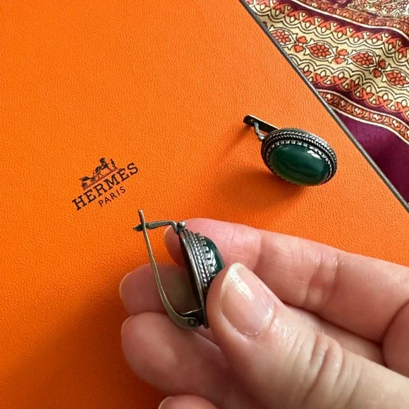 Vintage Bronze Earrings with green stone - Picture 6 of 11